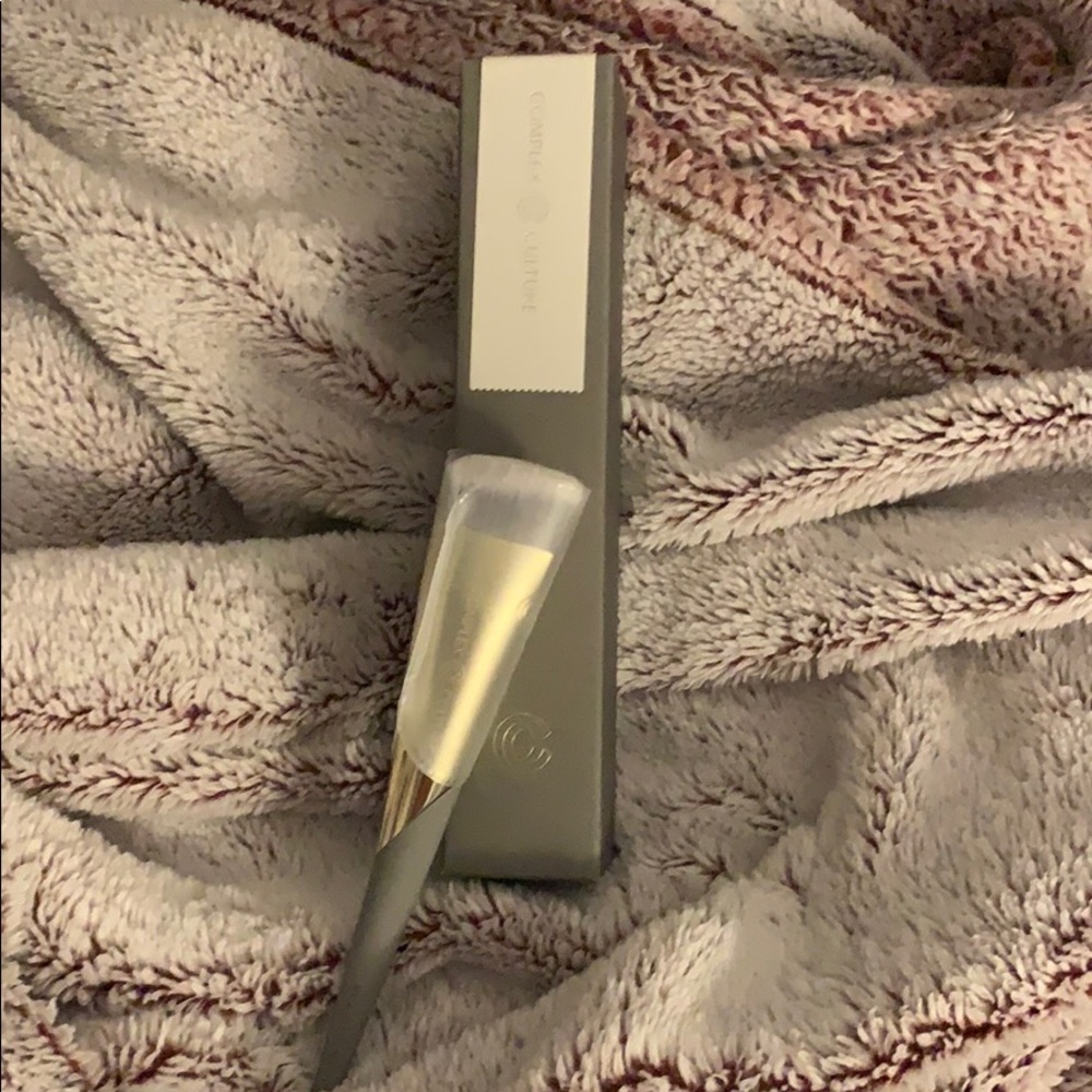 🎨 New! Complex Culture Angled Foundation Brush